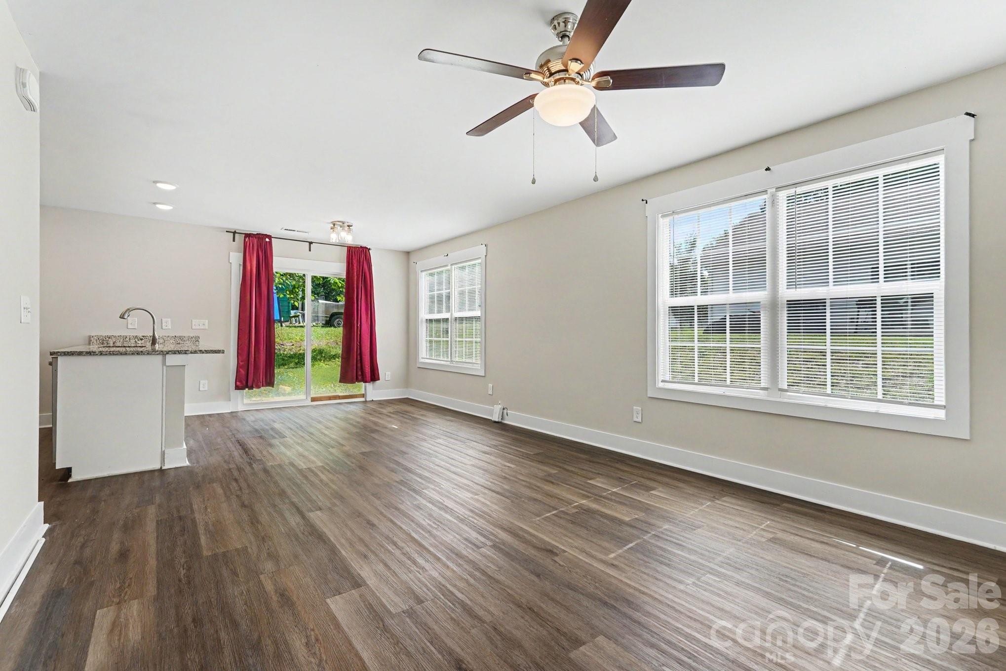 1050 Rush Street Property Photo 3