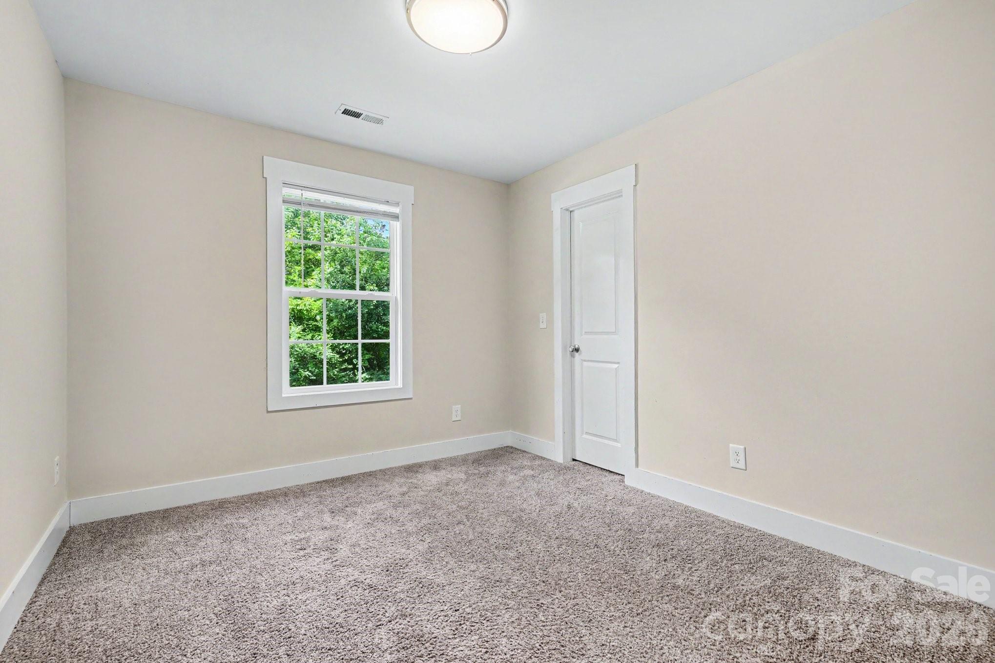 1050 Rush Street Property Photo 7