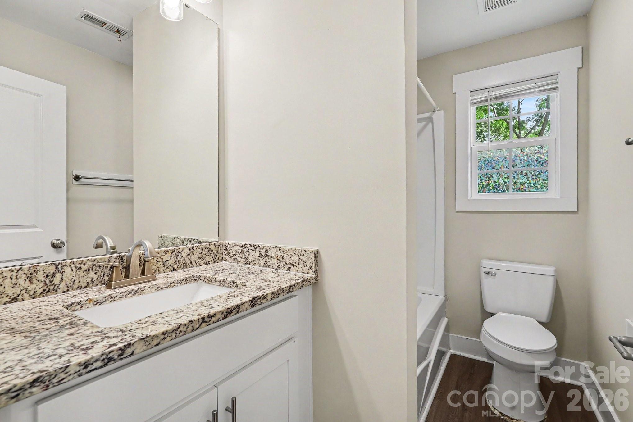 1050 Rush Street Property Photo 10