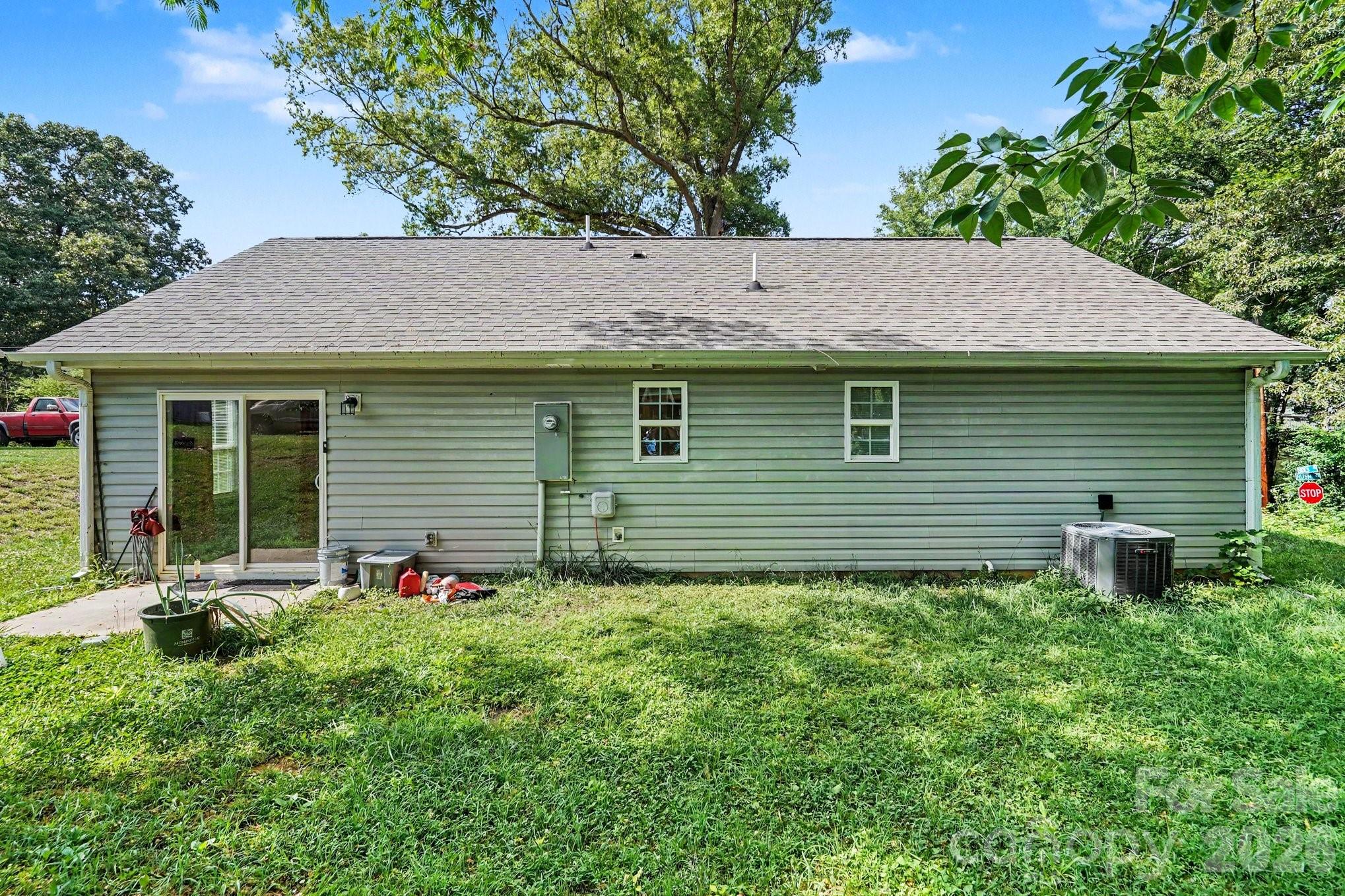 1050 Rush Street Property Photo 11