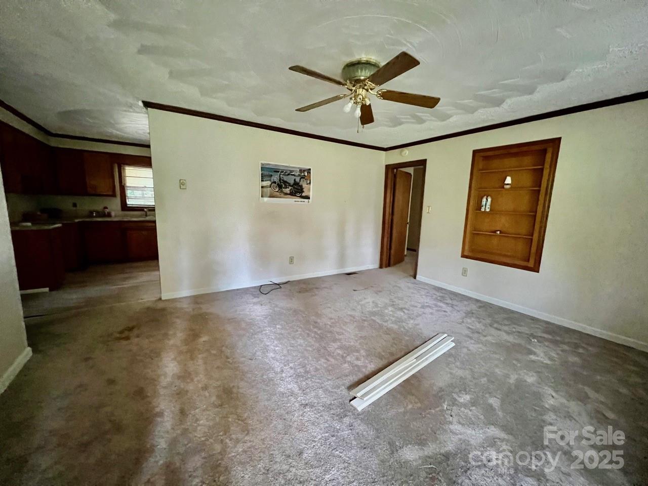 6581 Emerald Isle Drive Property Photo 8