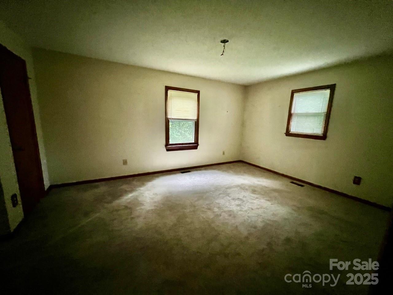6581 Emerald Isle Drive Property Photo 9
