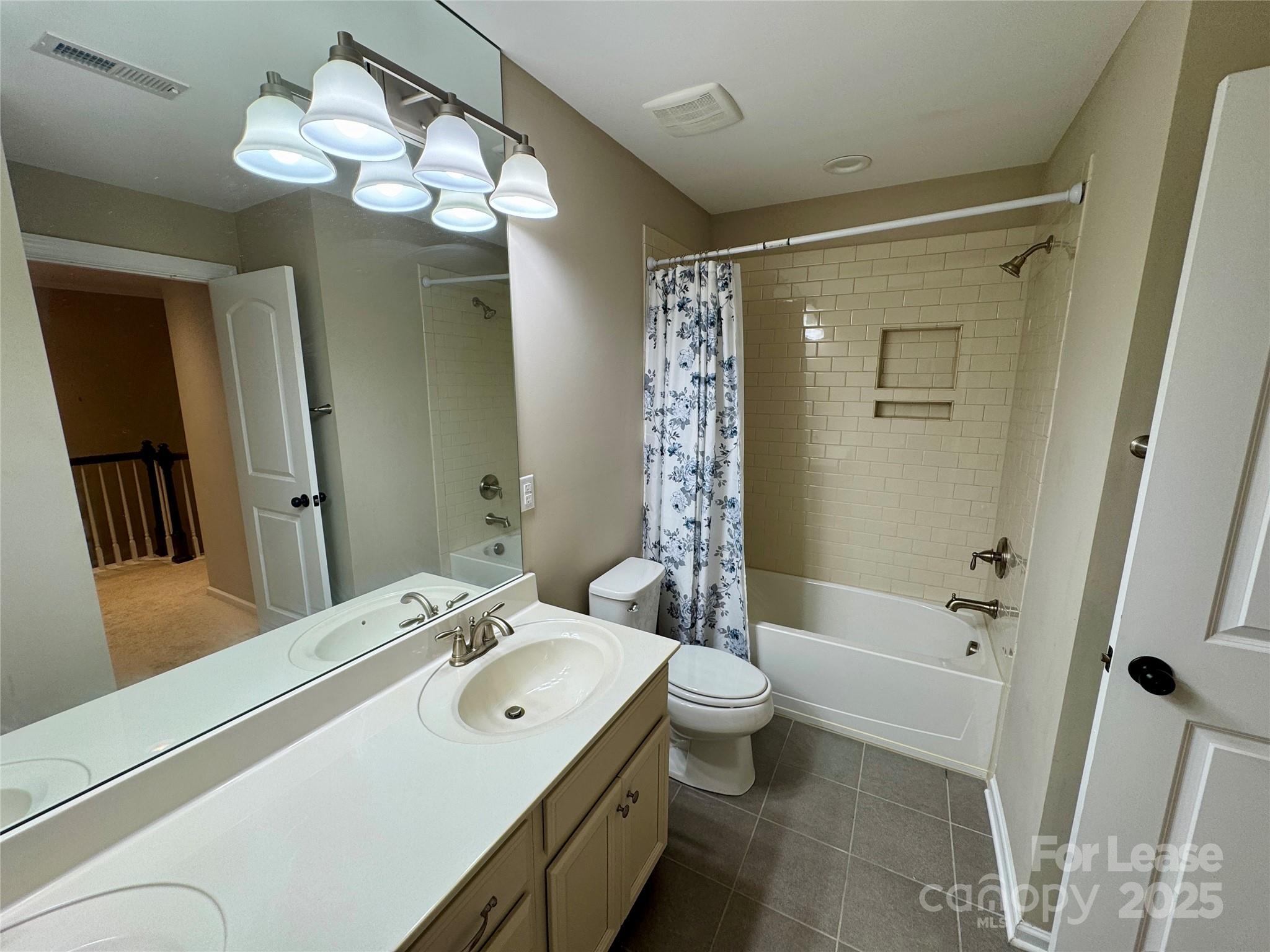 9623 Glenburn Lane Property Photo 17
