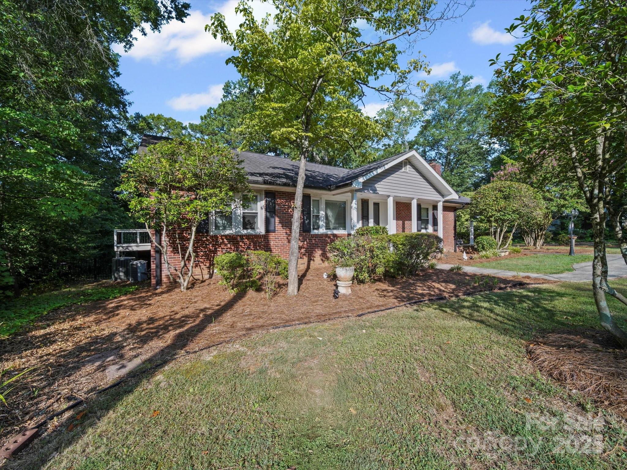 736 Spring Street Property Photo 1