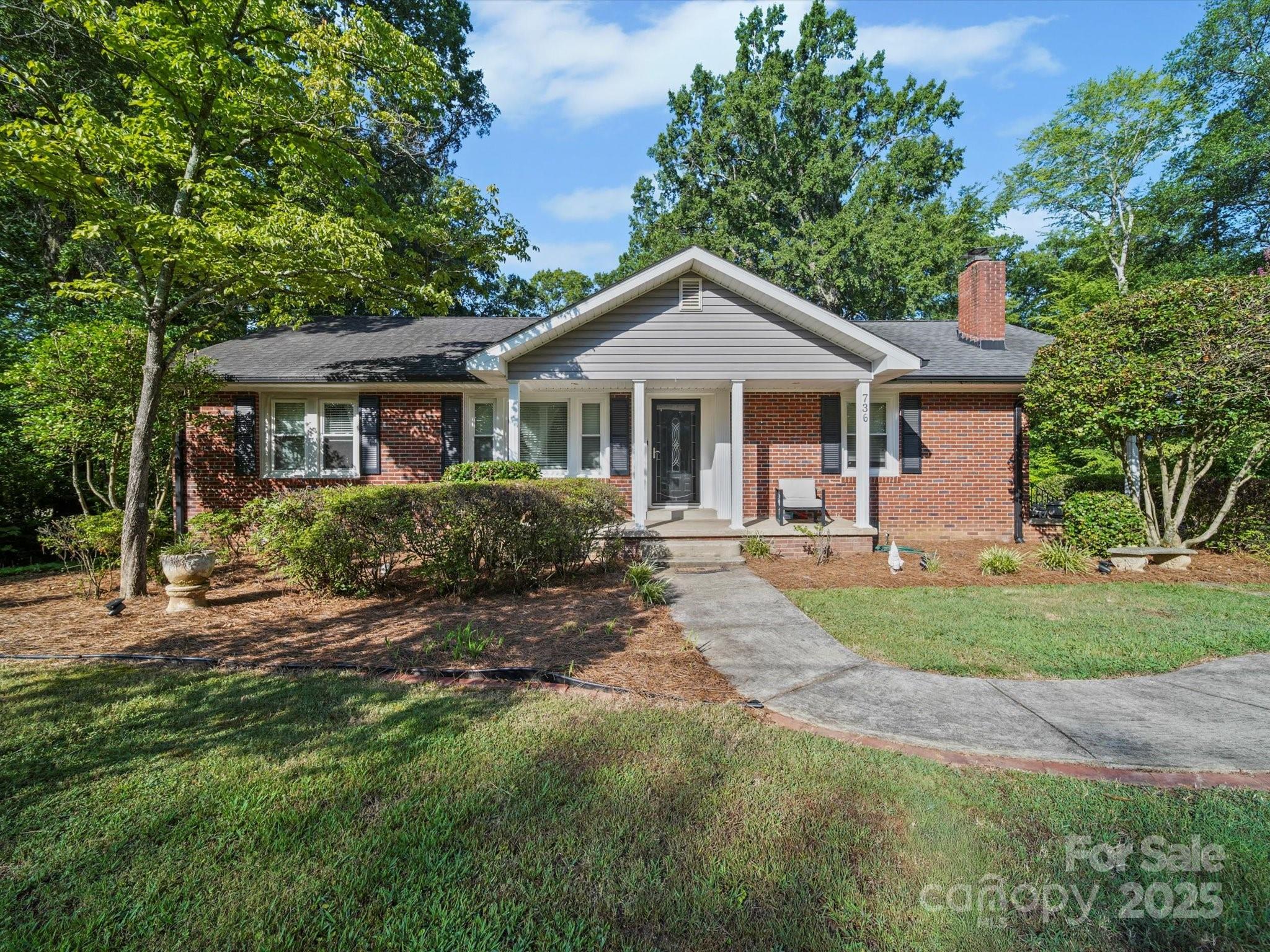 736 Spring Street Property Photo 2