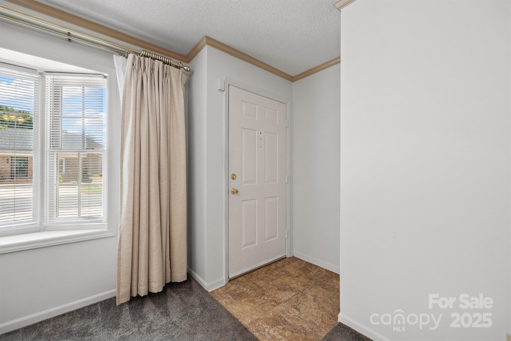 248 Pointe Circle Property Photo 3