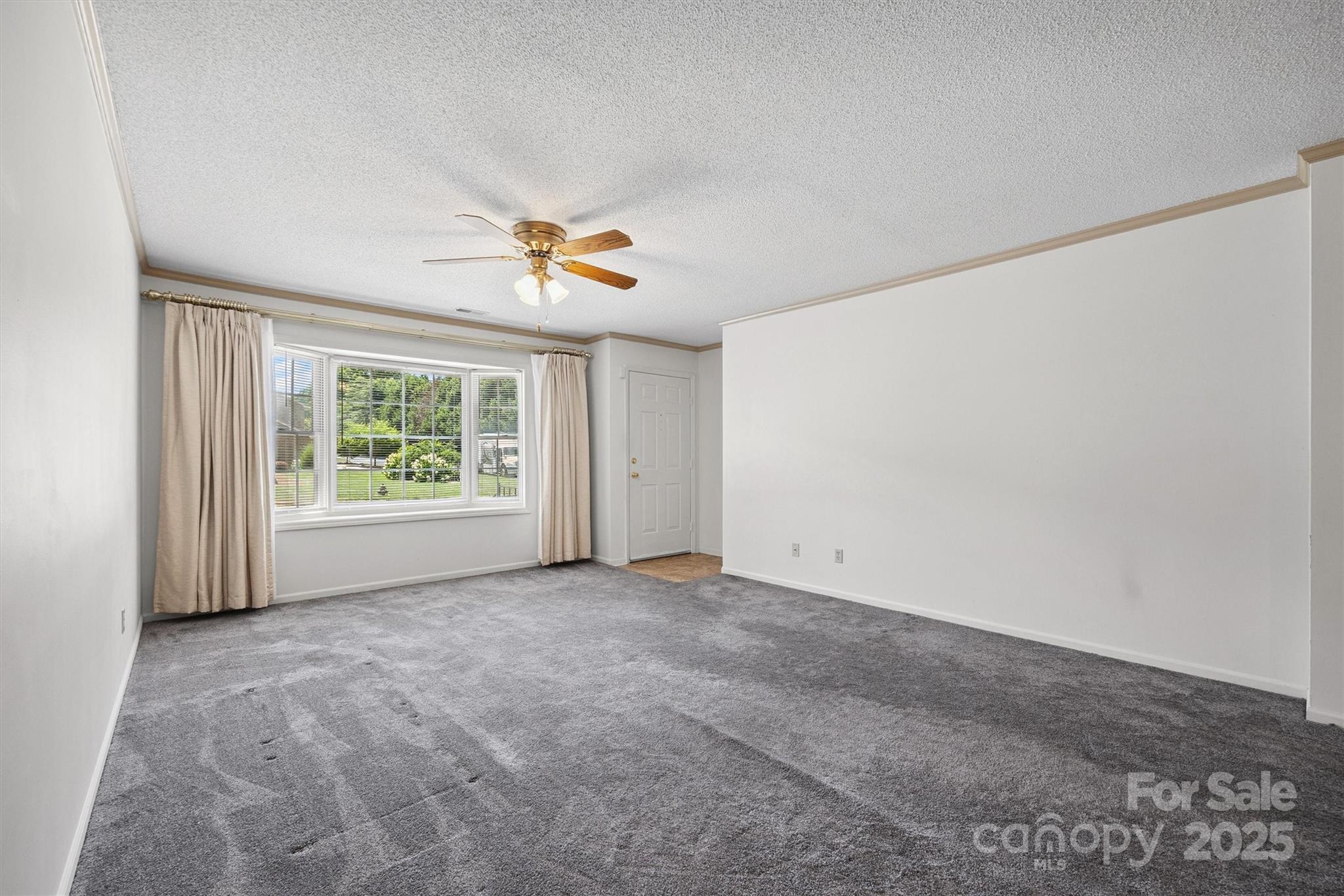 248 Pointe Circle Property Photo 5