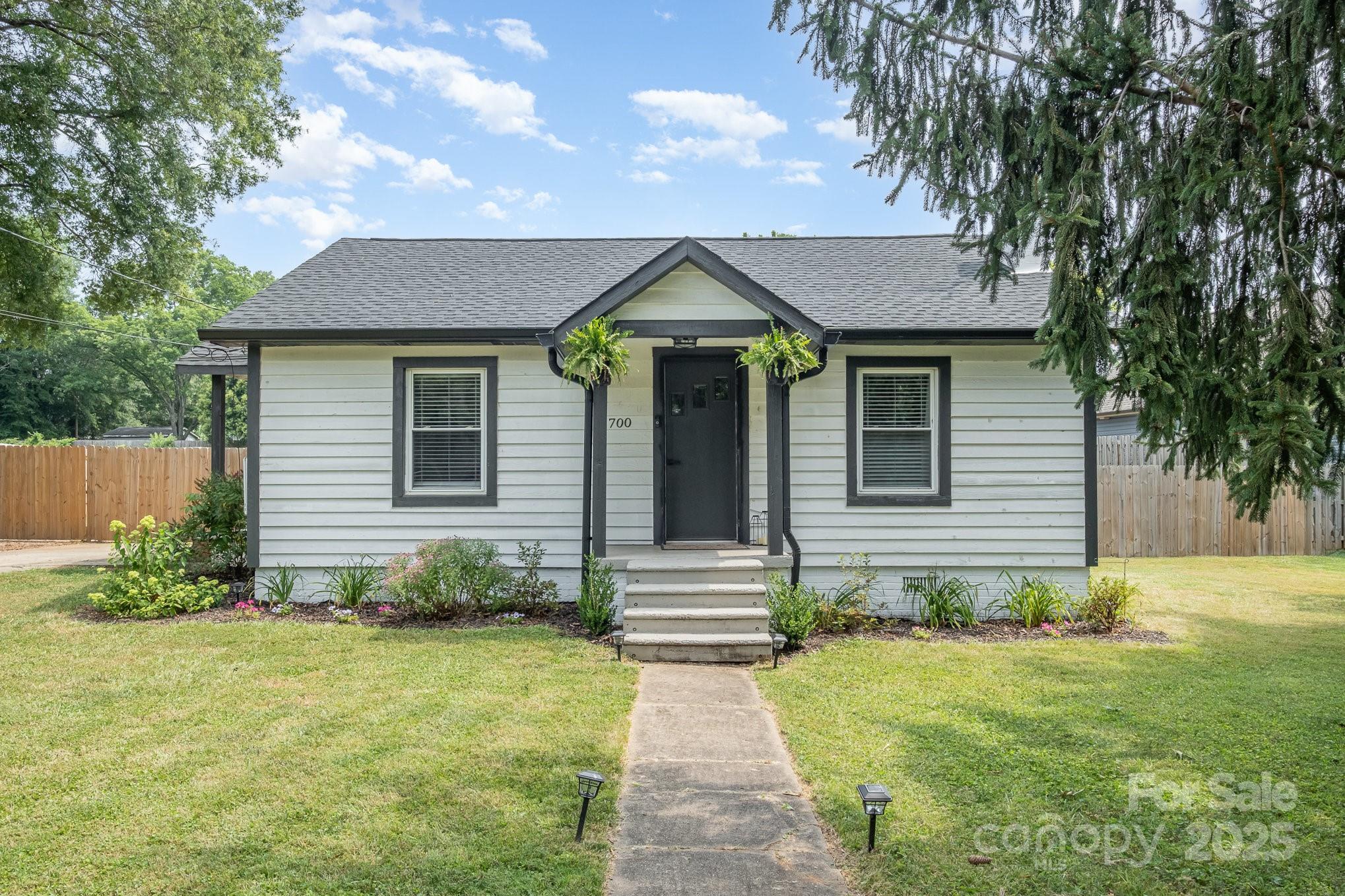 700 Perkins Street Property Photo 1
