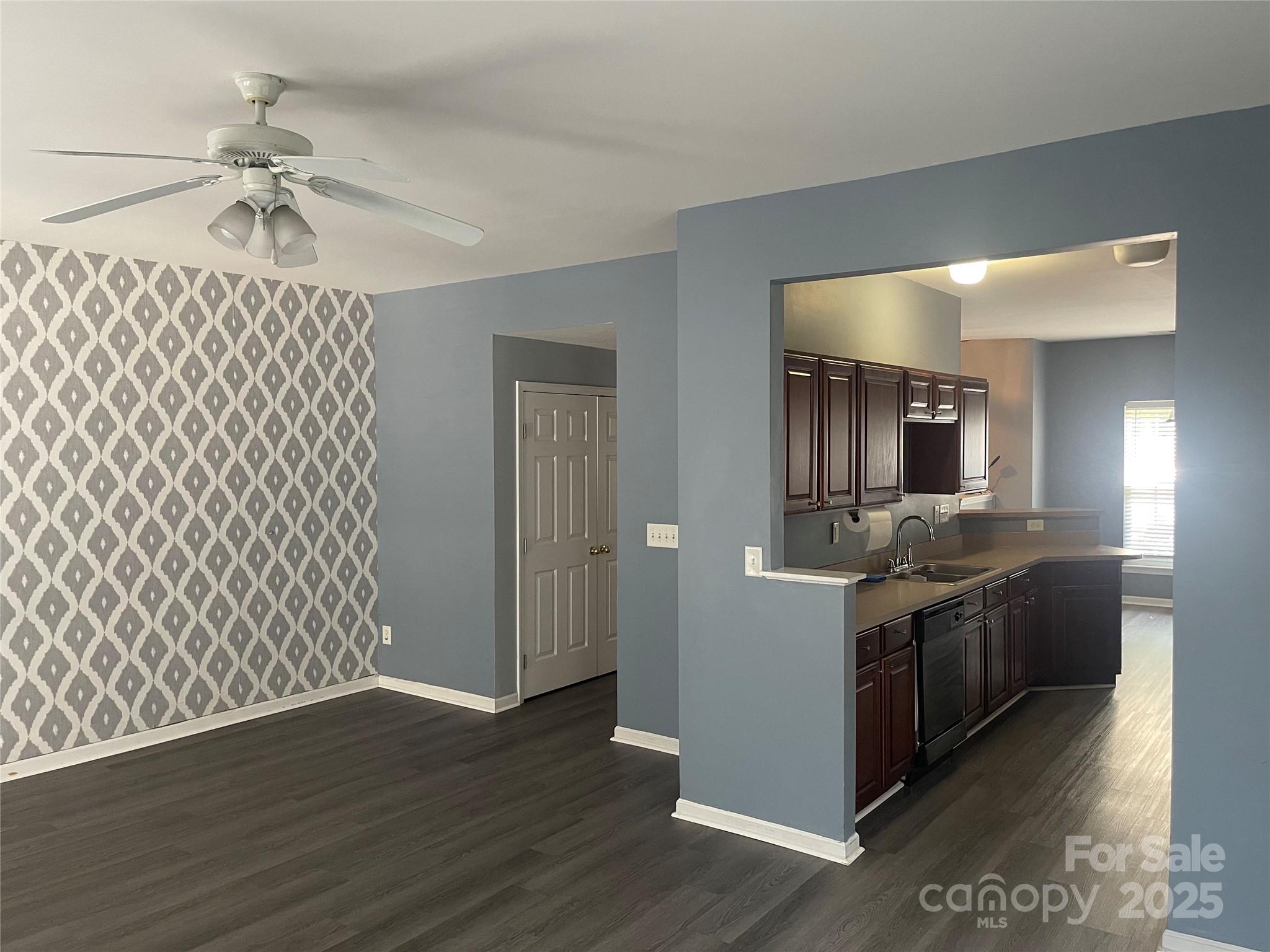 7125 Flying Scotsman Drive Property Photo 2