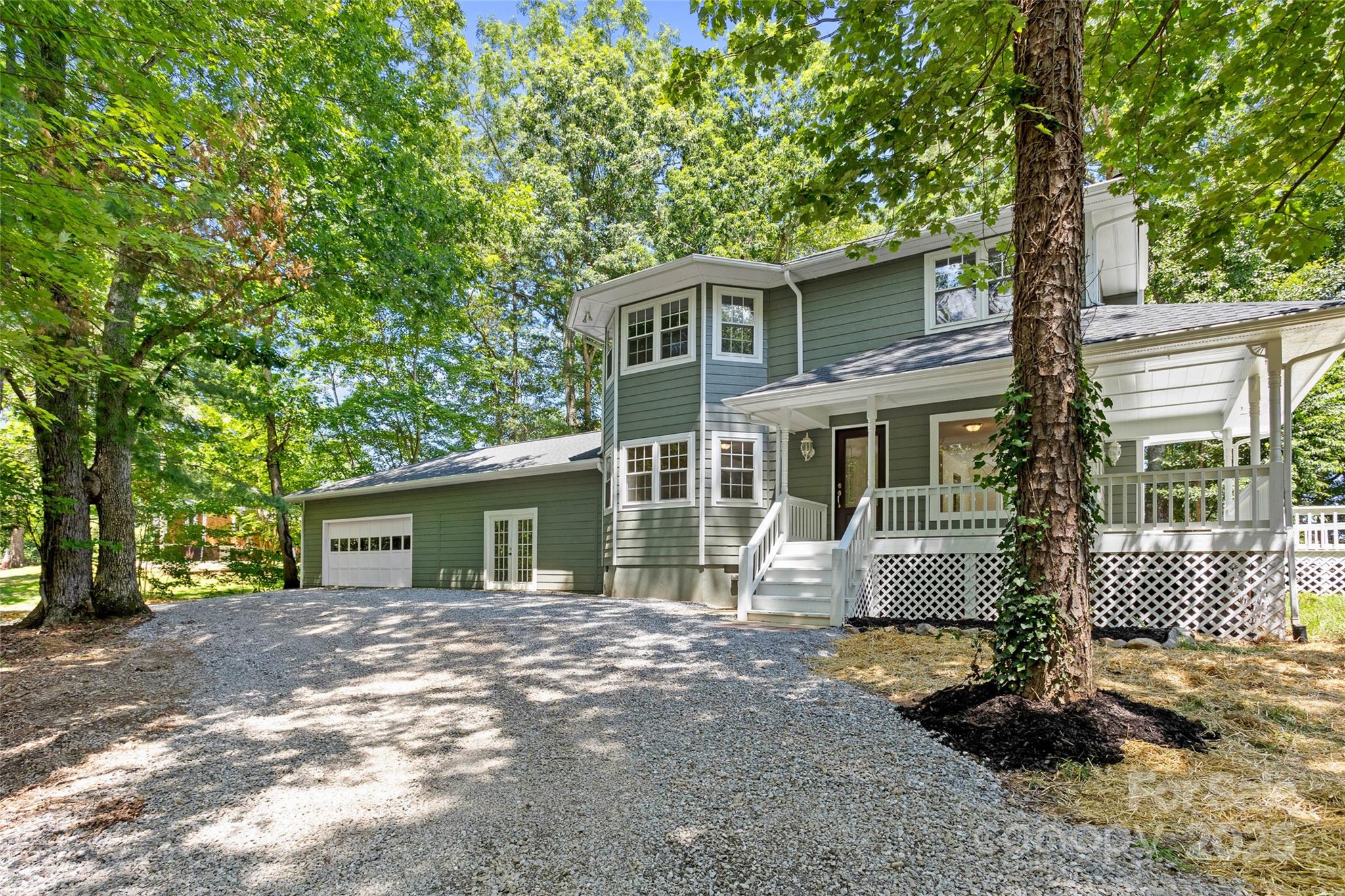 233 Youngs Cove Road Property Photo 1