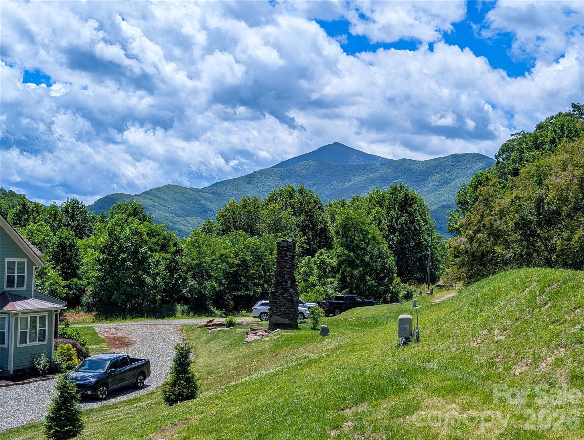 338 Majestic Mountain Drive Property Photo 3