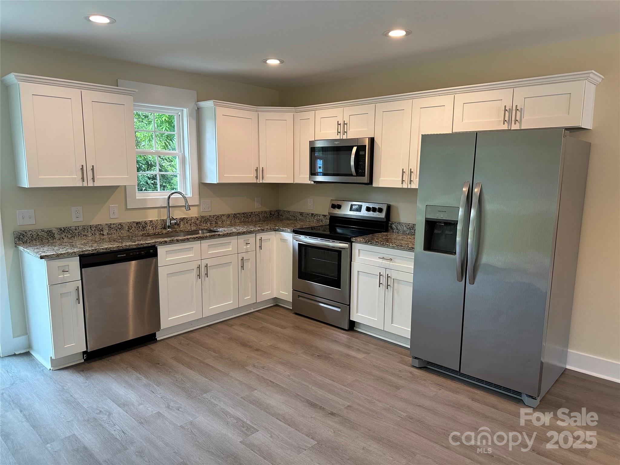 307 Messner Street Property Photo 4