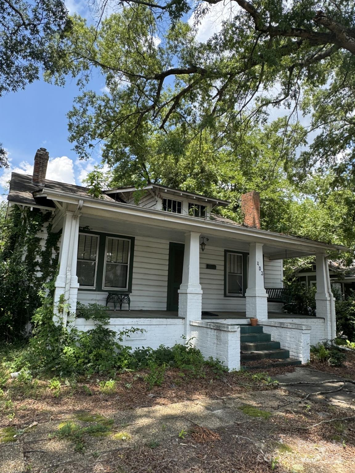 403 E Houston Street Property Photo 1