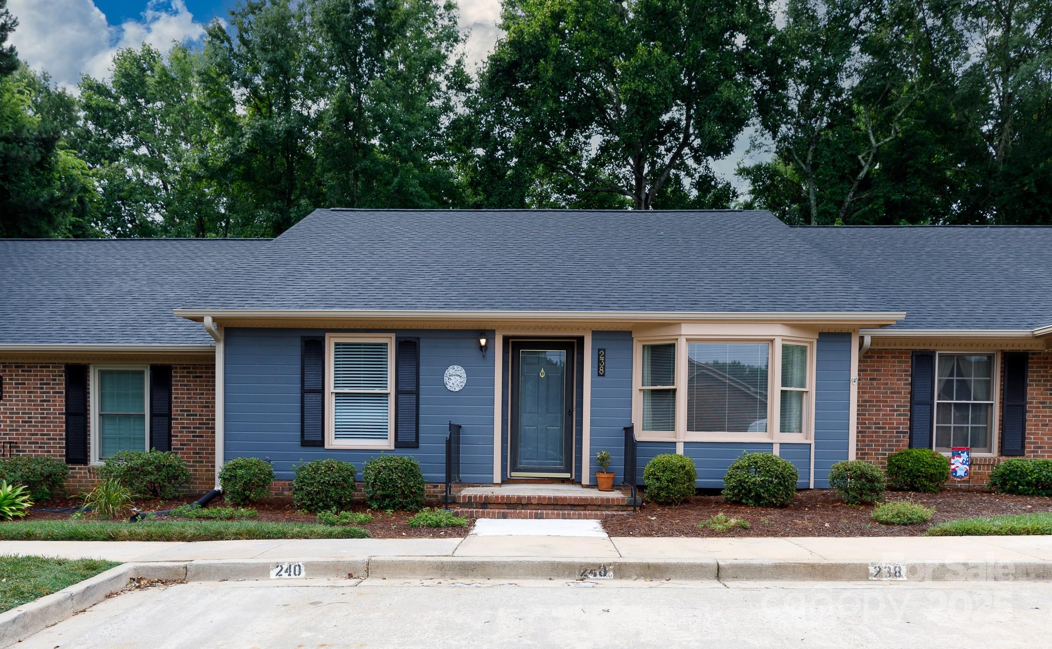 238 Pointe Circle Property Photo 1