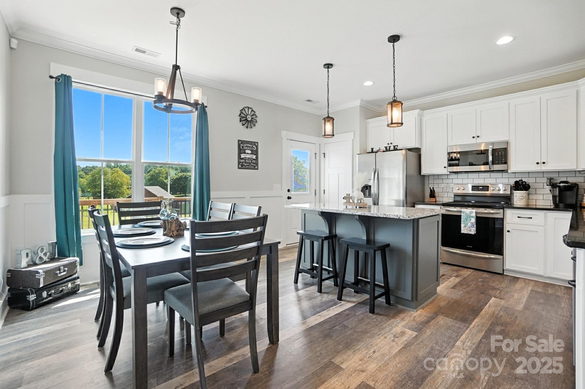 102 Royal Avenue Property Photo 4
