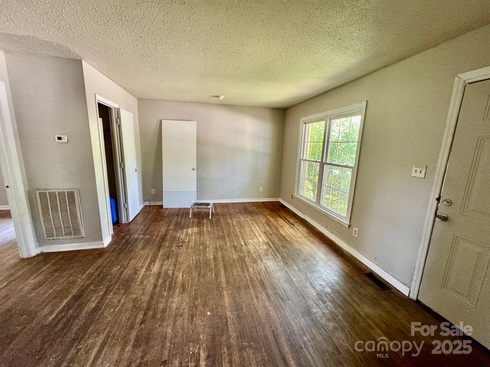 1025 S Jones Avenue Extension Property Photo 4