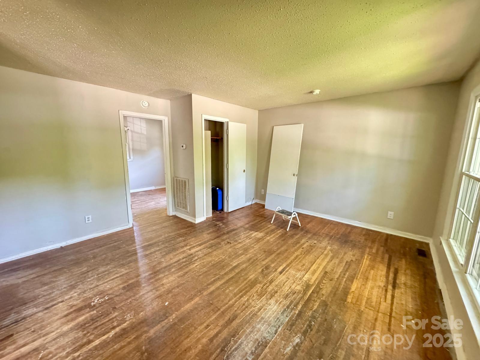 1025 S Jones Avenue Extension Property Photo 5