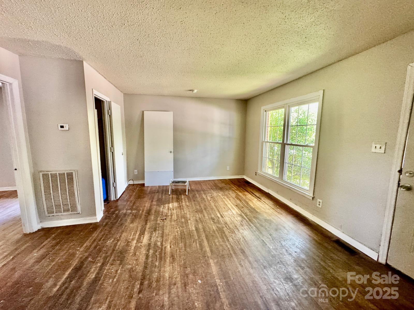 1025 S Jones Avenue Extension Property Photo 6