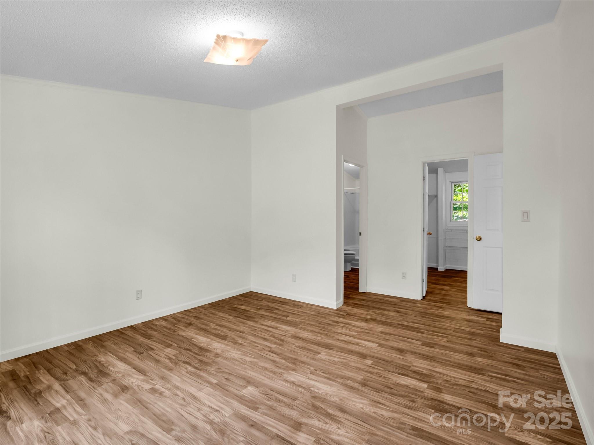 1040 Mountain View Street Property Photo 29