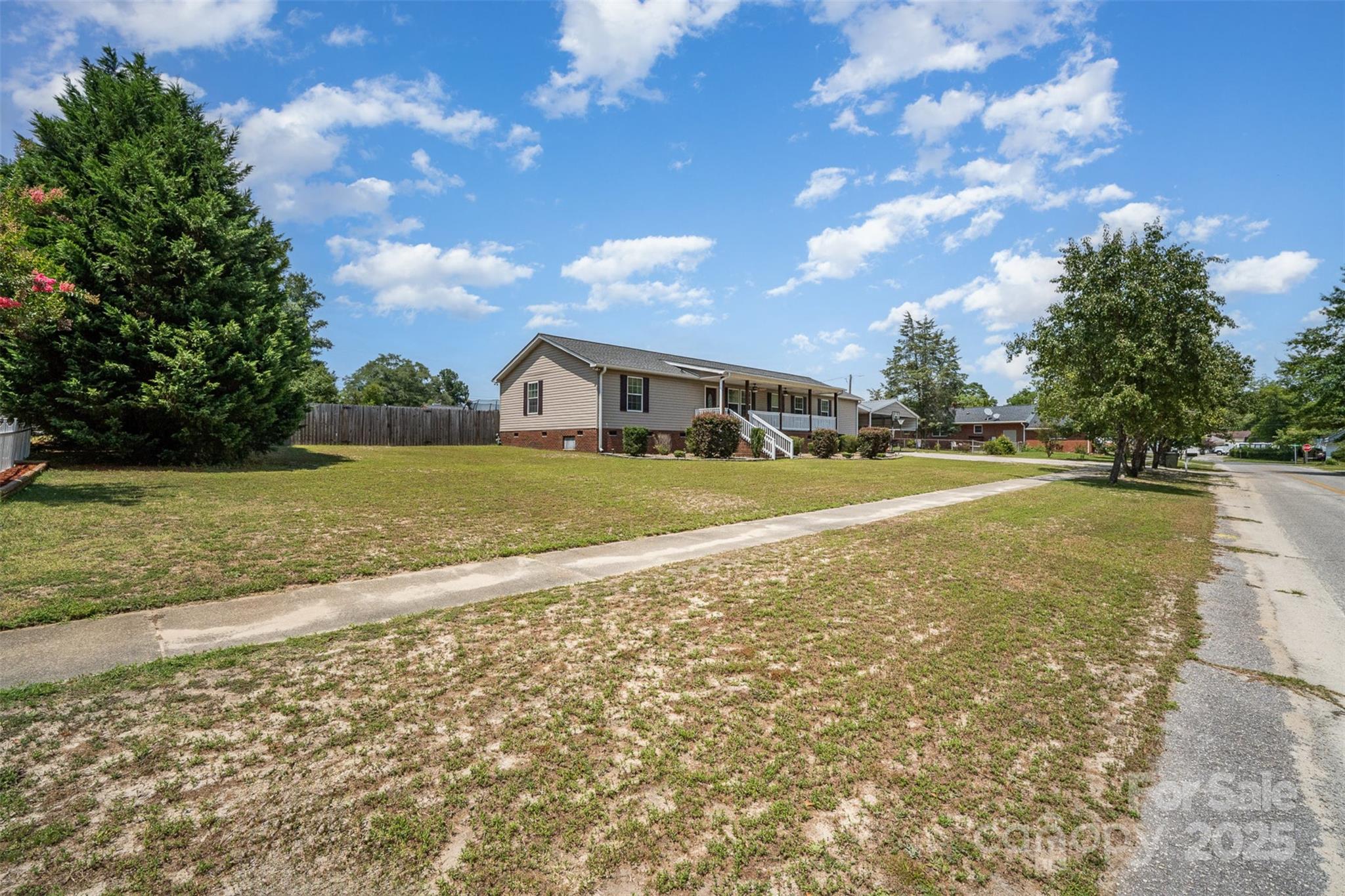 108 W Welsh Street Property Photo 3