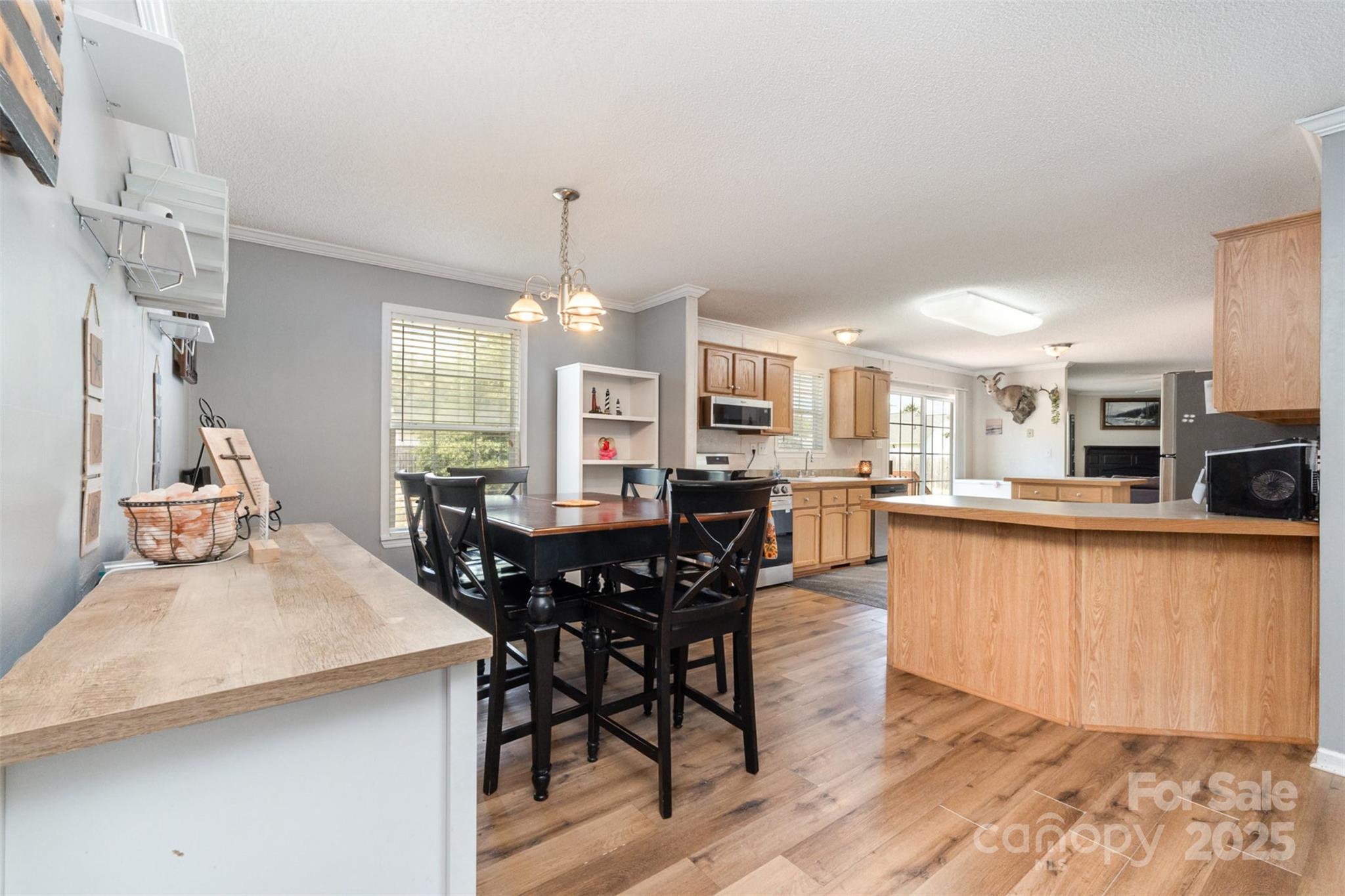 108 W Welsh Street Property Photo 7