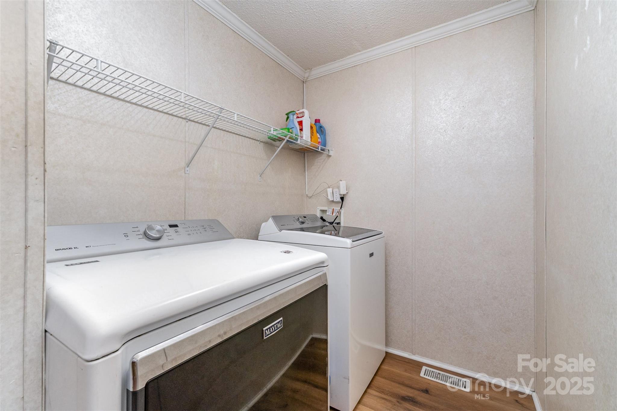 108 W Welsh Street Property Photo 14