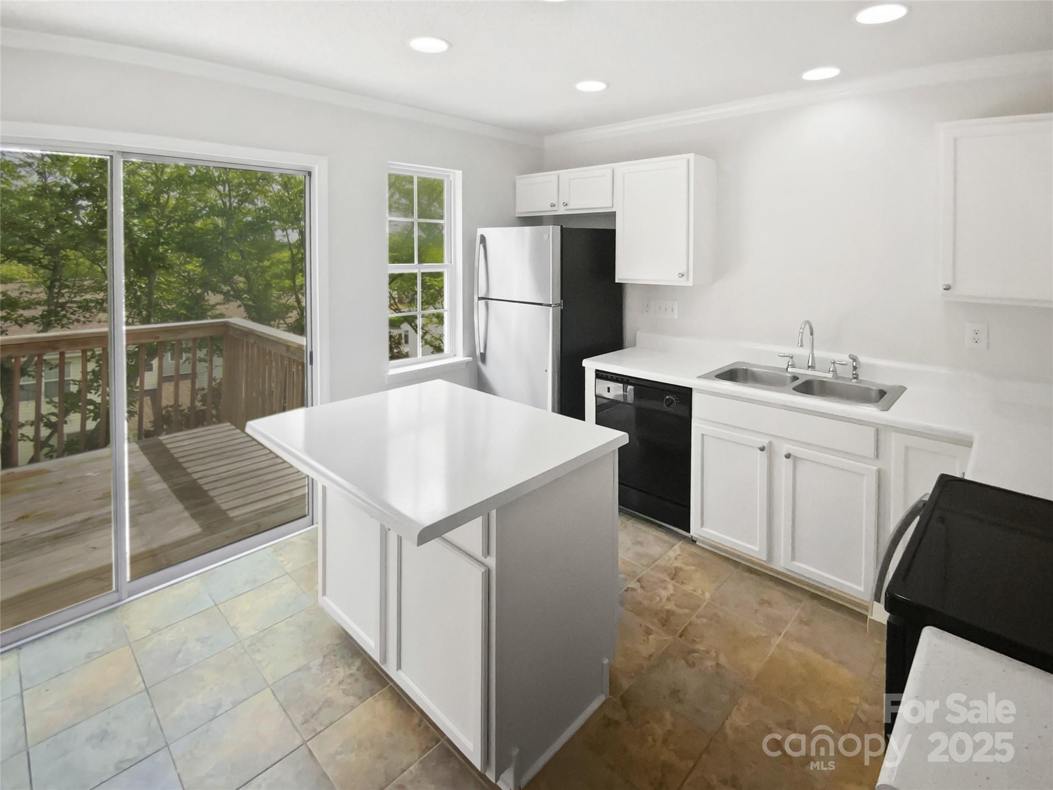 3107 Falling Rock Court Property Photo 6