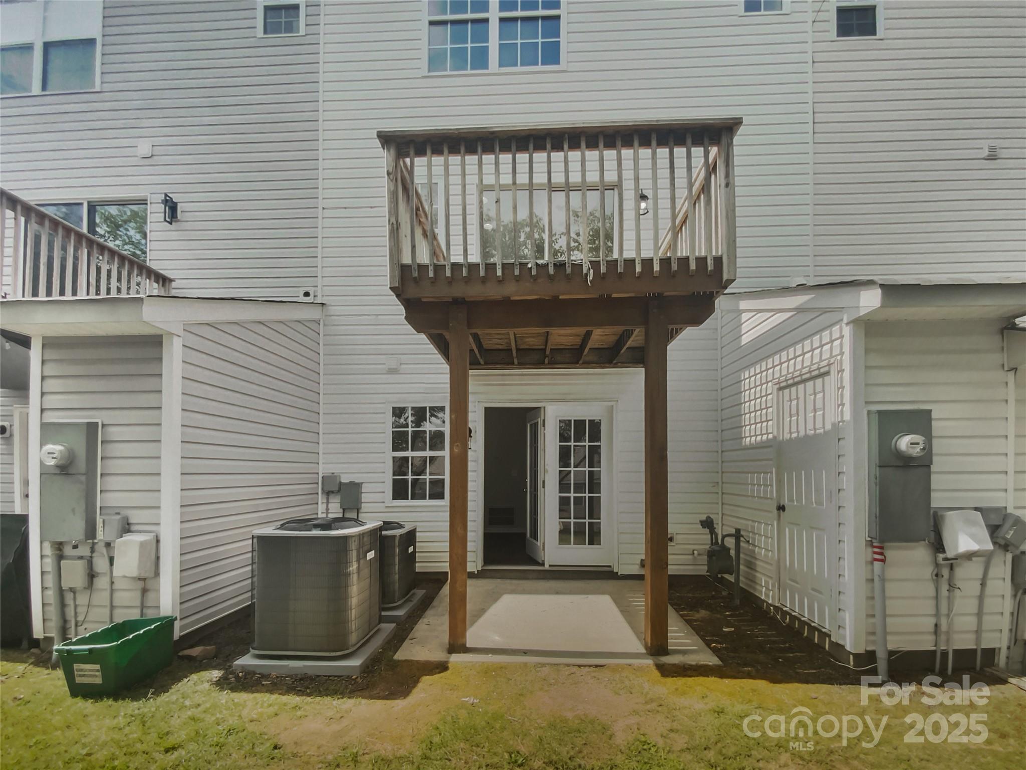 3107 Falling Rock Court Property Photo 8