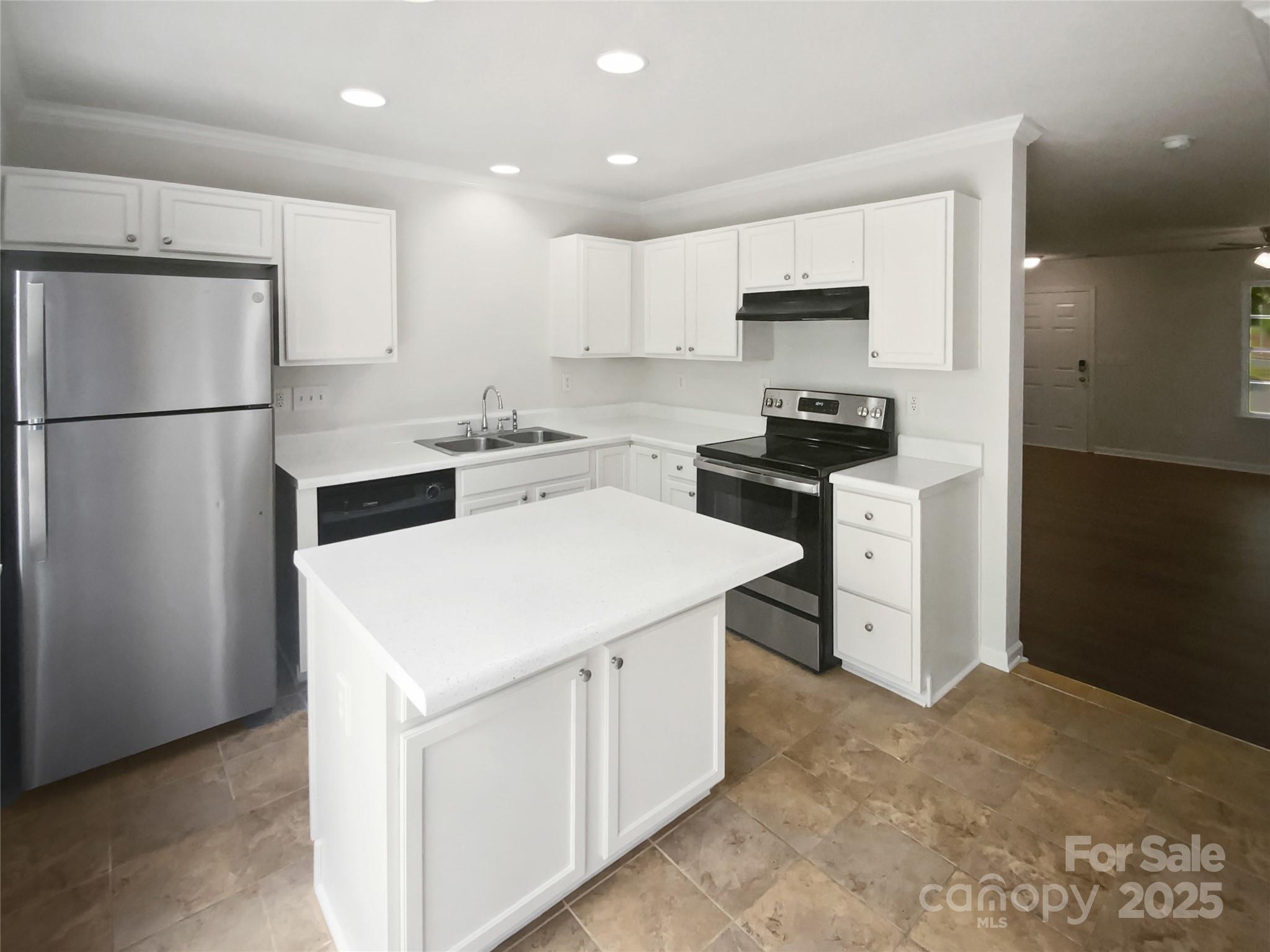 3107 Falling Rock Court Property Photo 10