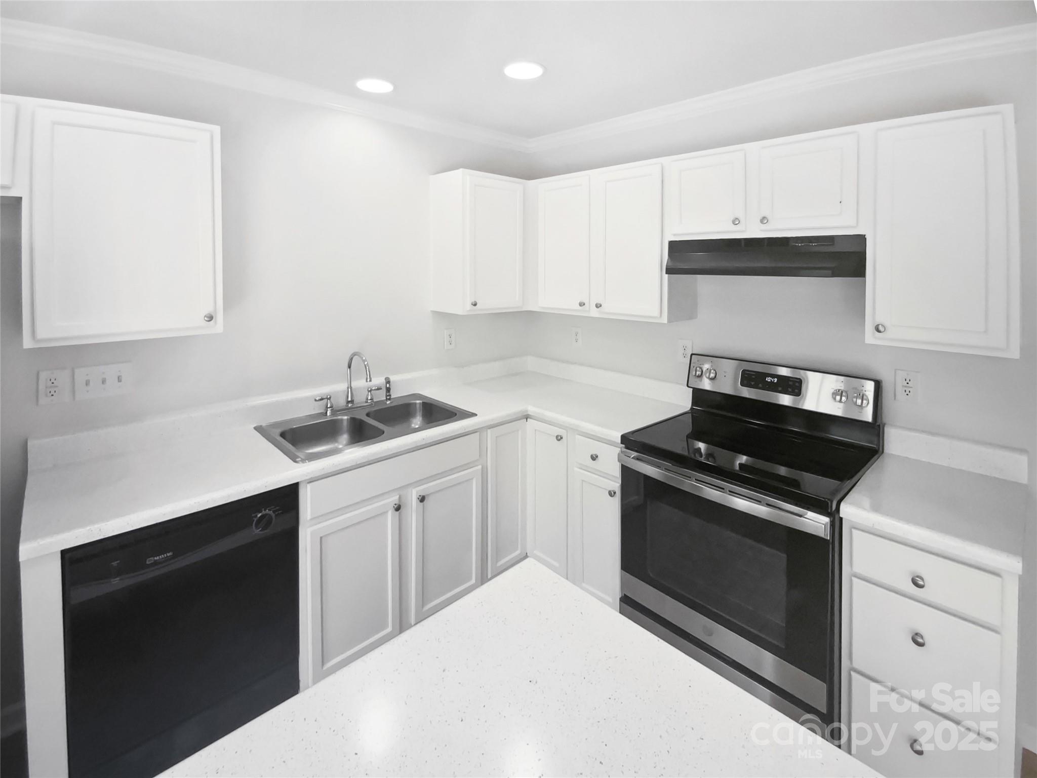 3107 Falling Rock Court Property Photo 11
