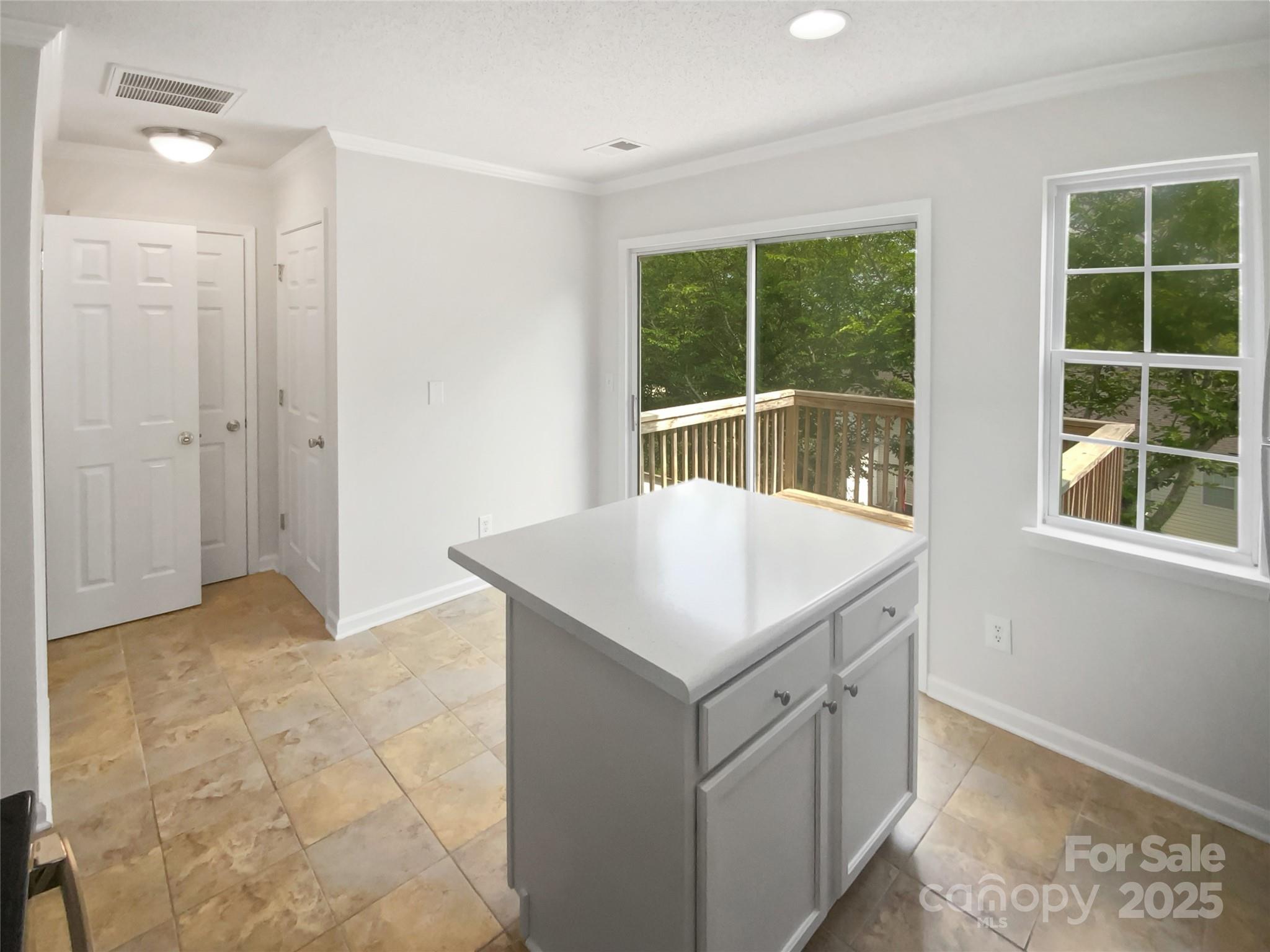 3107 Falling Rock Court Property Photo 12
