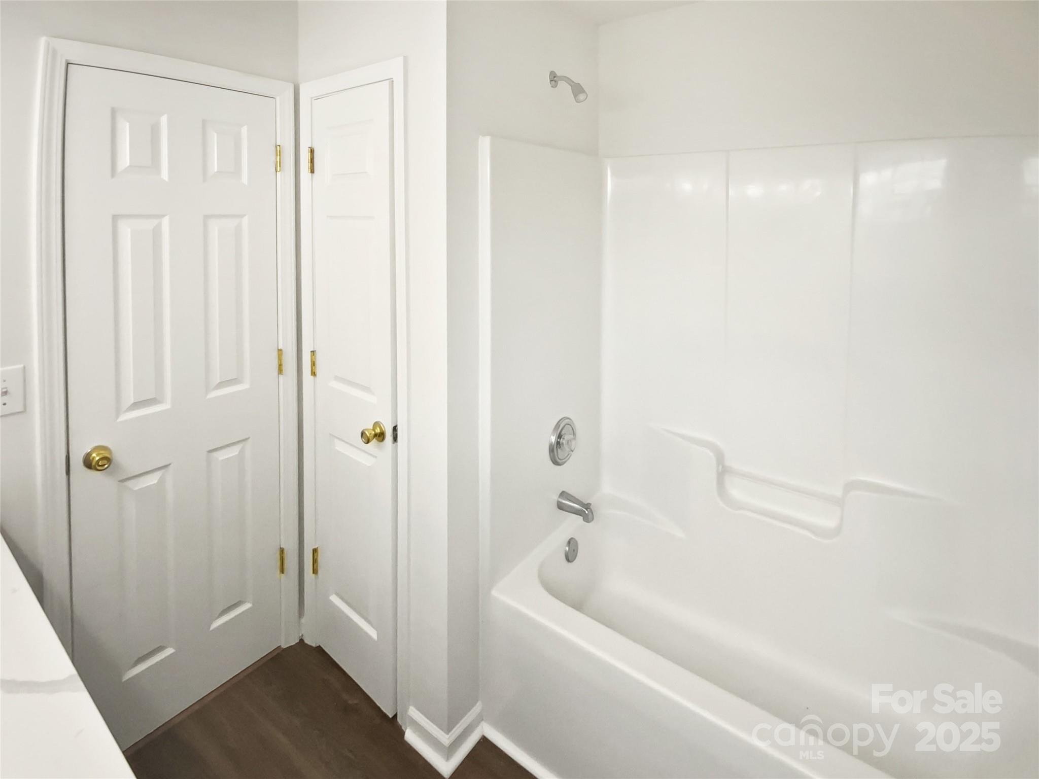 3107 Falling Rock Court Property Photo 14