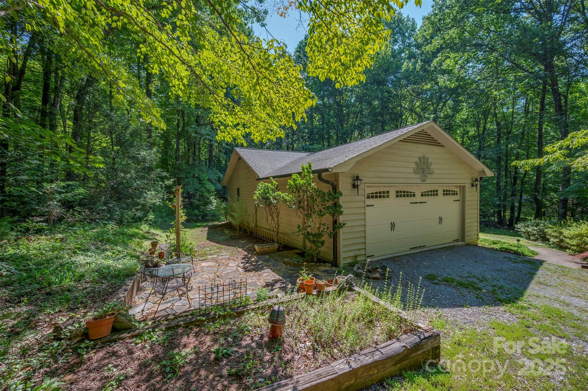 144 Beechwood Drive Property Photo 2