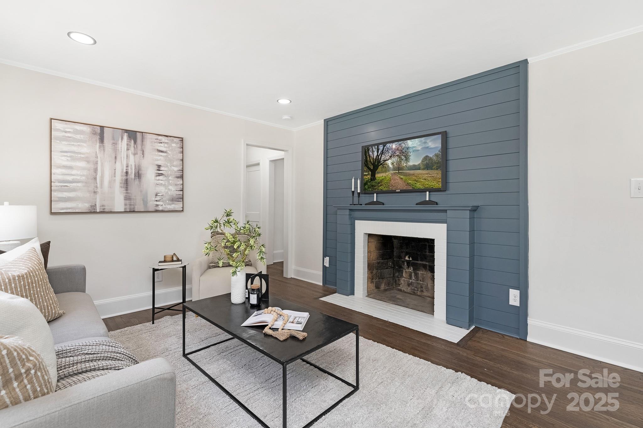 2324 Amesbury Avenue Property Photo 7