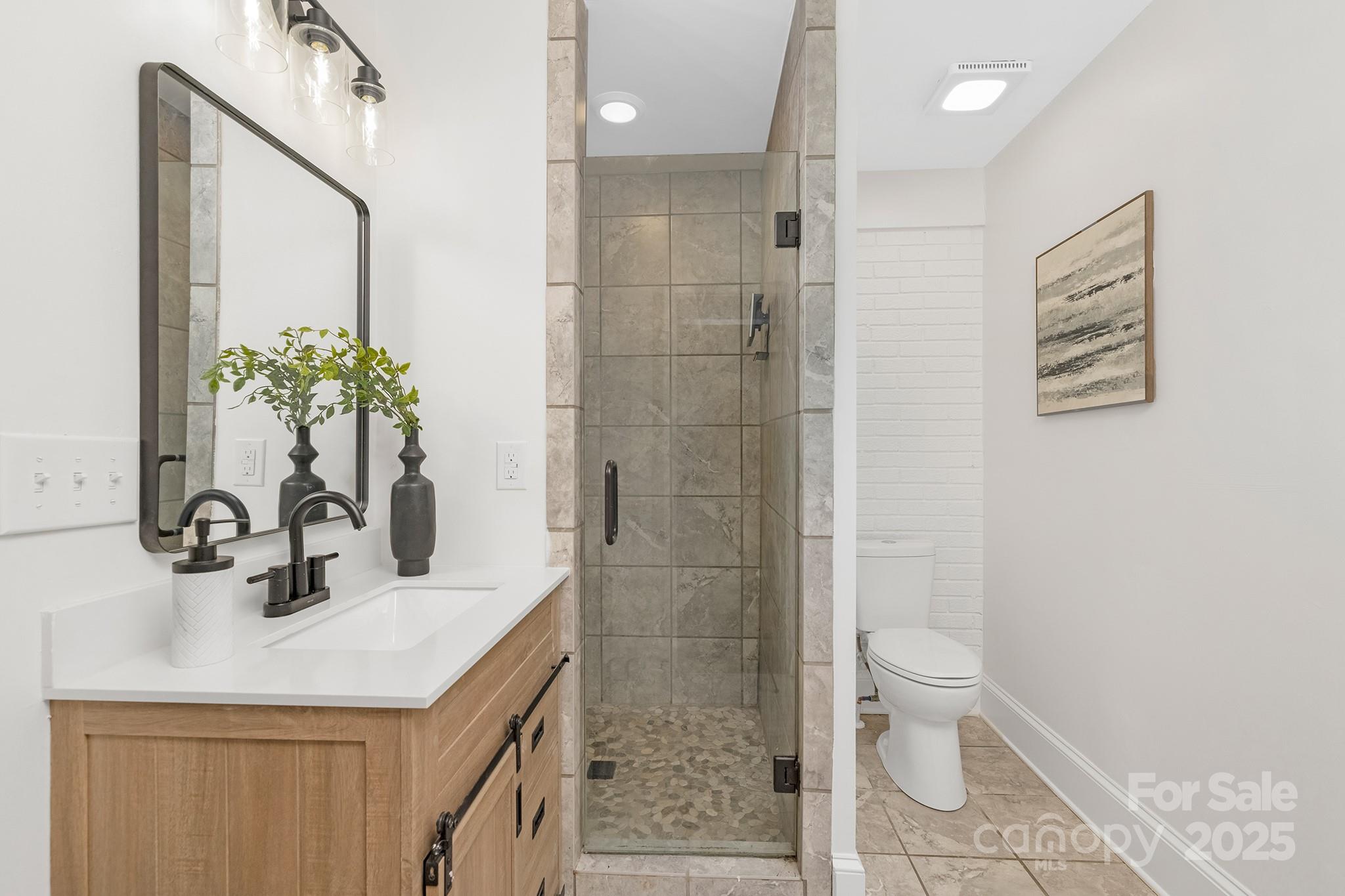 2324 Amesbury Avenue Property Photo 15