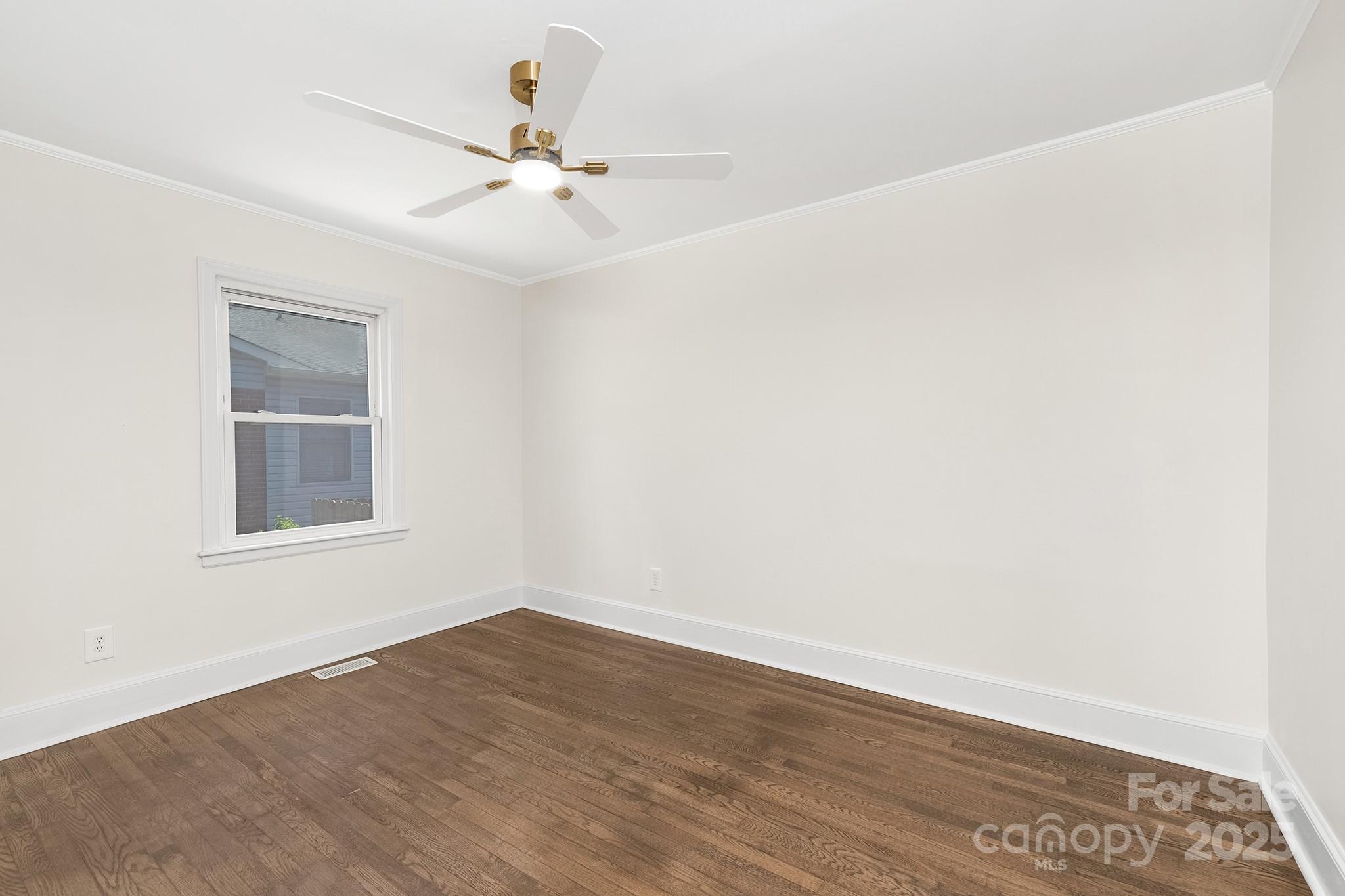 2324 Amesbury Avenue Property Photo 19