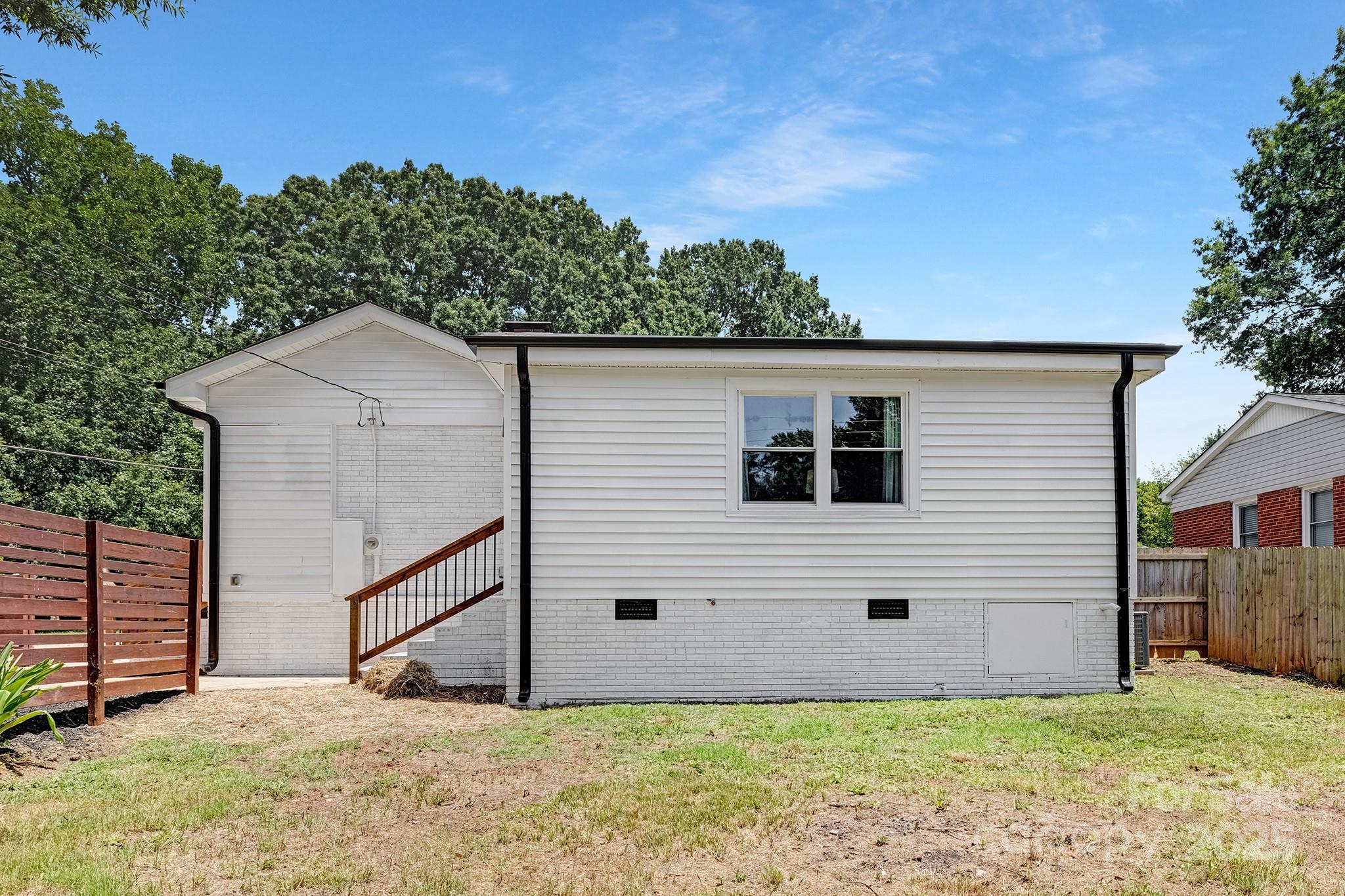 2324 Amesbury Avenue Property Photo 22
