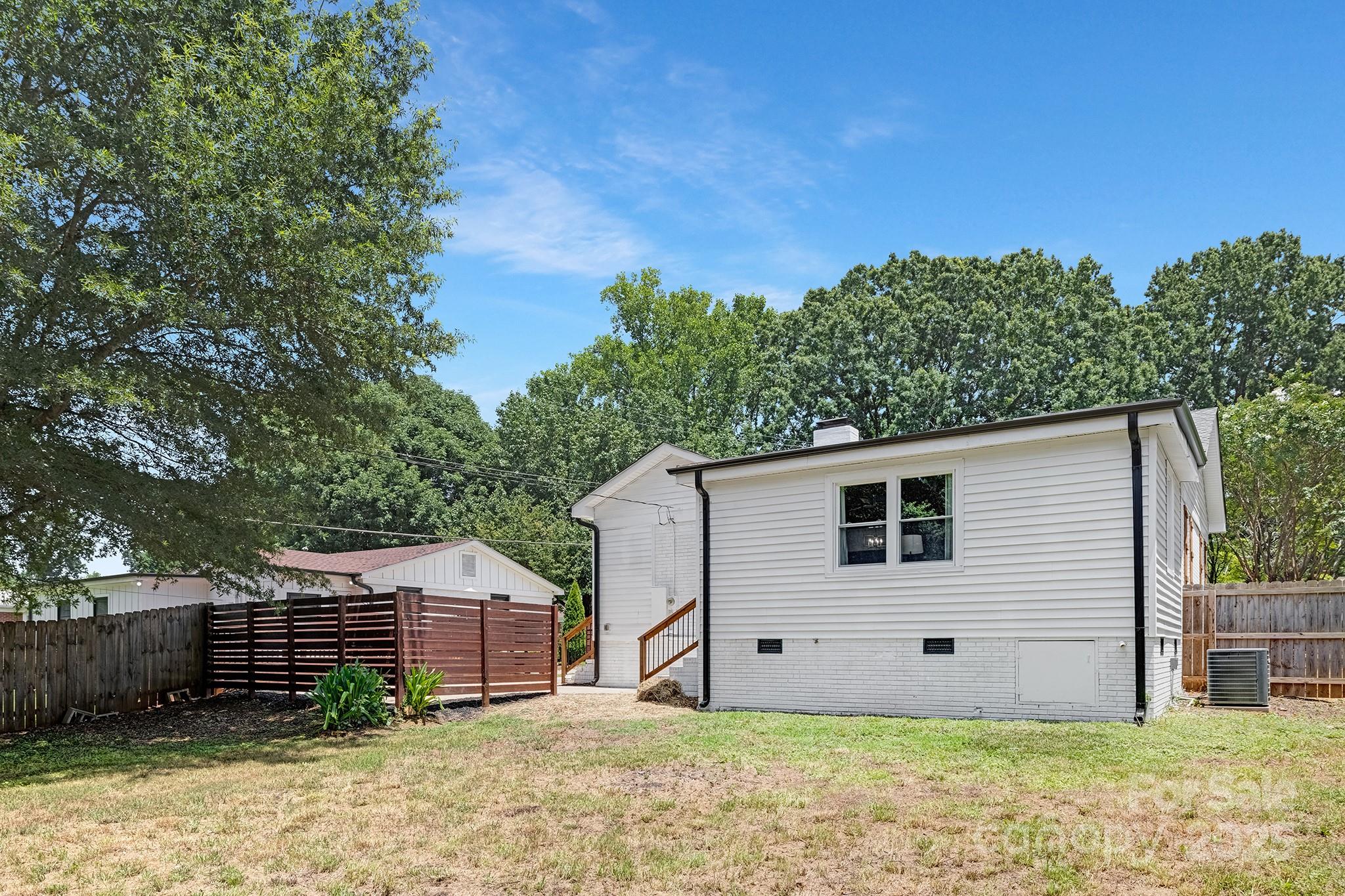 2324 Amesbury Avenue Property Photo 23