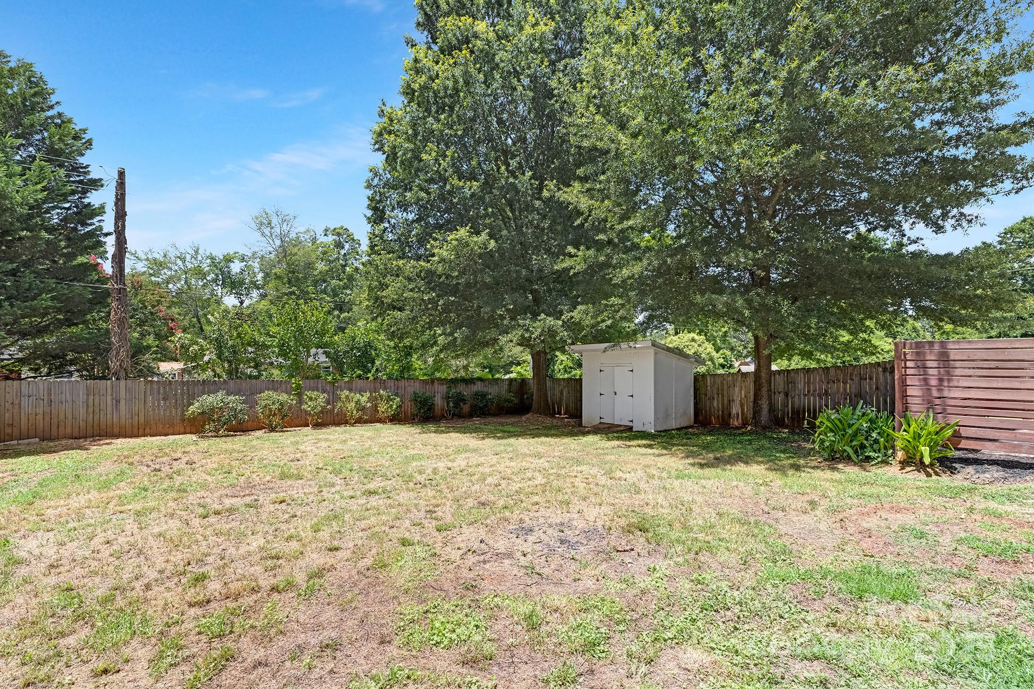 2324 Amesbury Avenue Property Photo 25