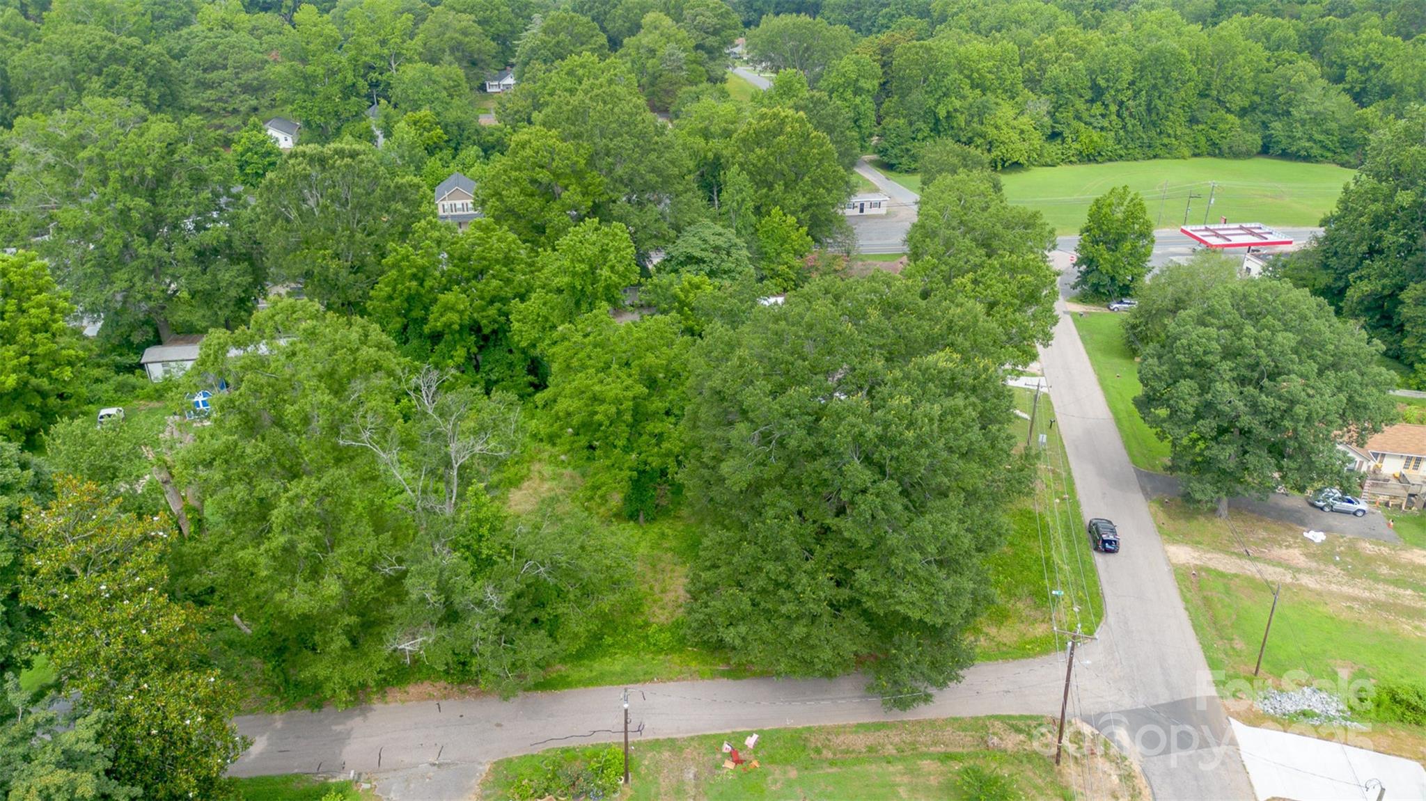 1013 Elm Street Property Photo 4