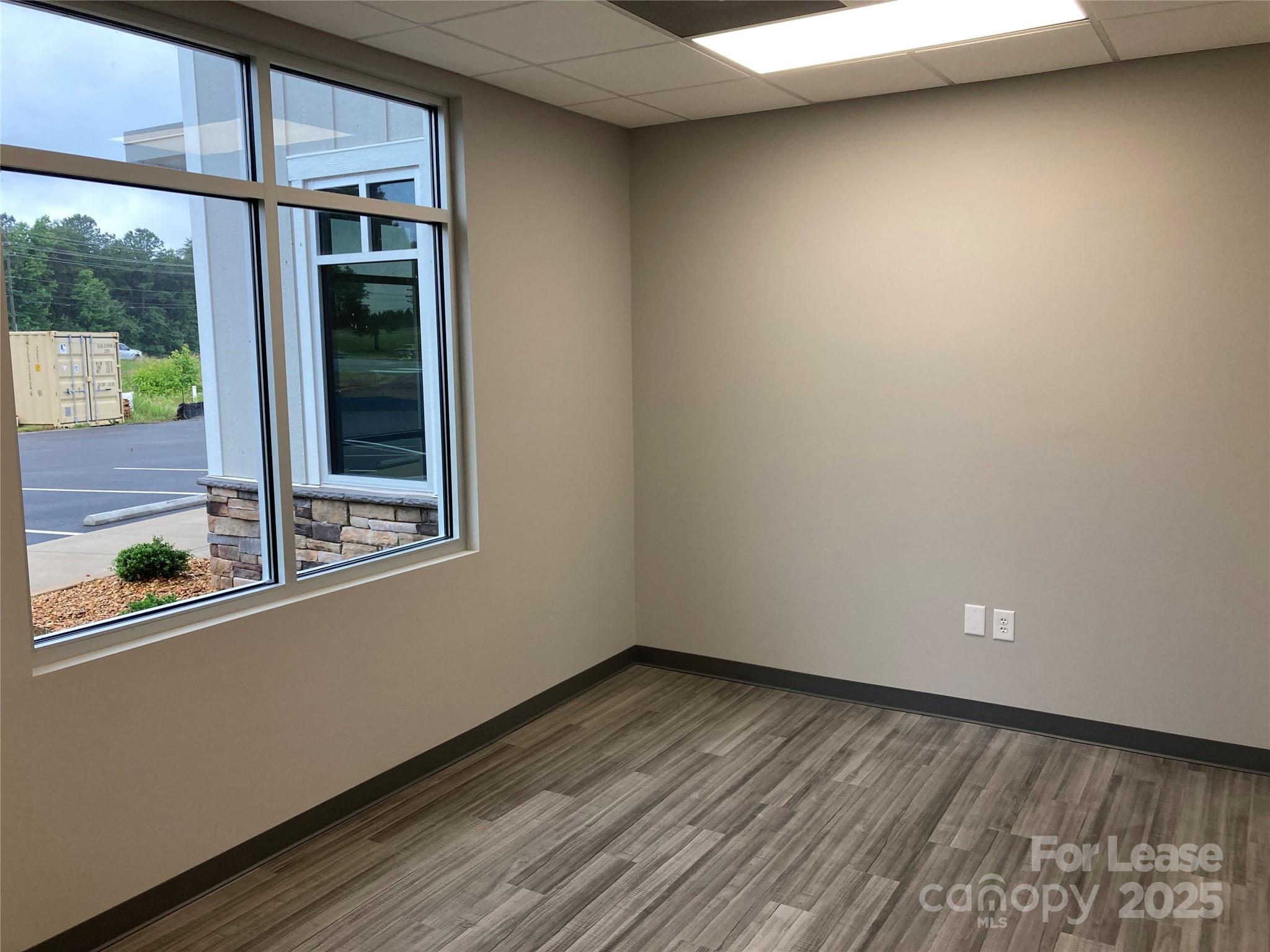106 Commerce Center Loop C Property Photo 3