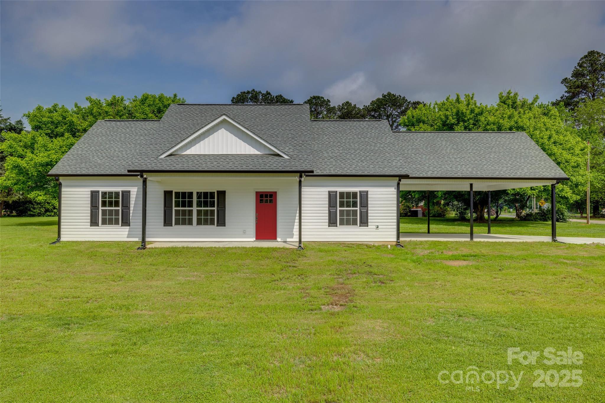 521 Tram Road Property Photo 1