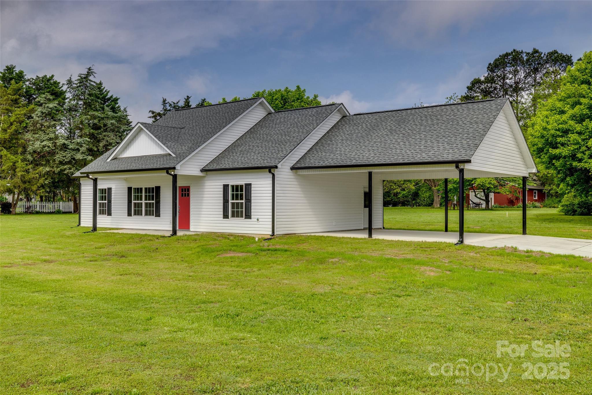 521 Tram Road Property Photo 2
