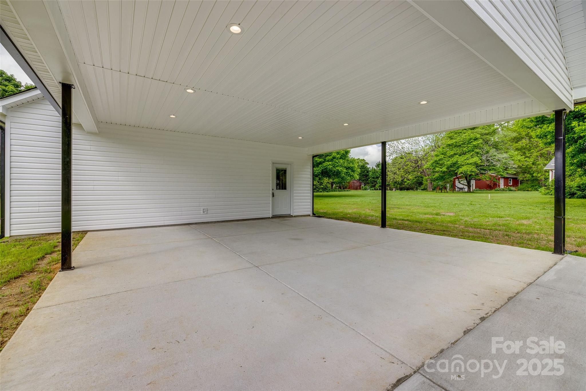 521 Tram Road Property Photo 14