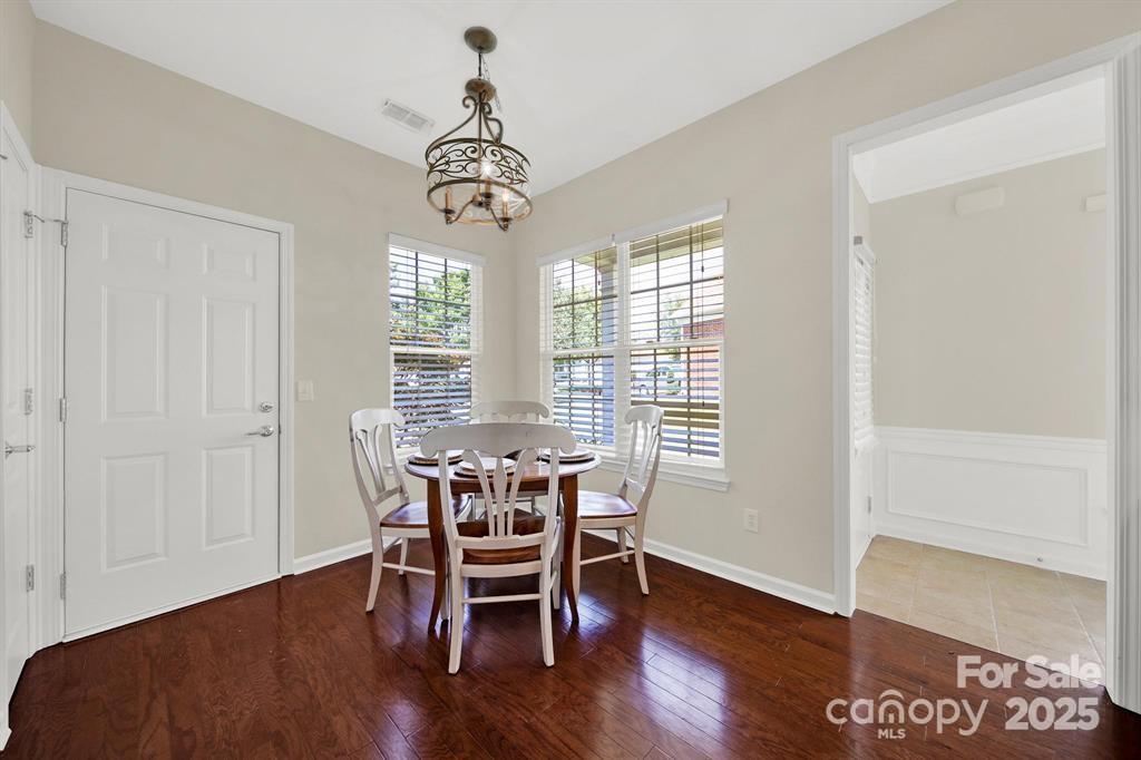 16280 Raven Crest Drive Property Photo 3