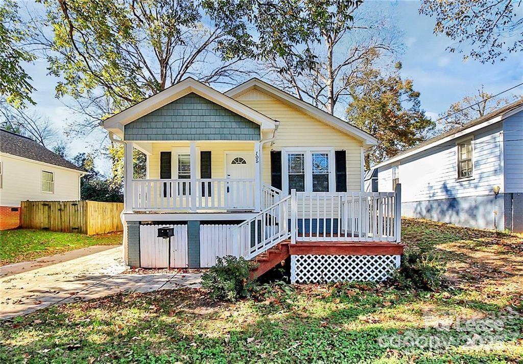 105 Oak Street Property Photo 1