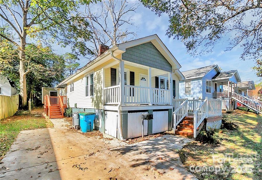 105 Oak Street Property Photo 2