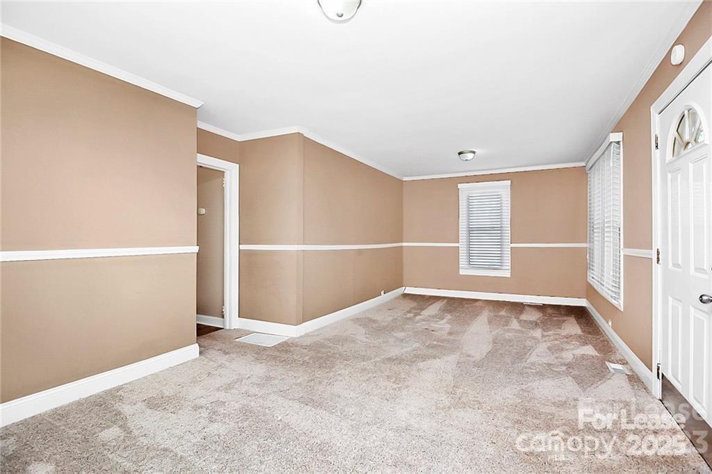 105 Oak Street Property Photo 9