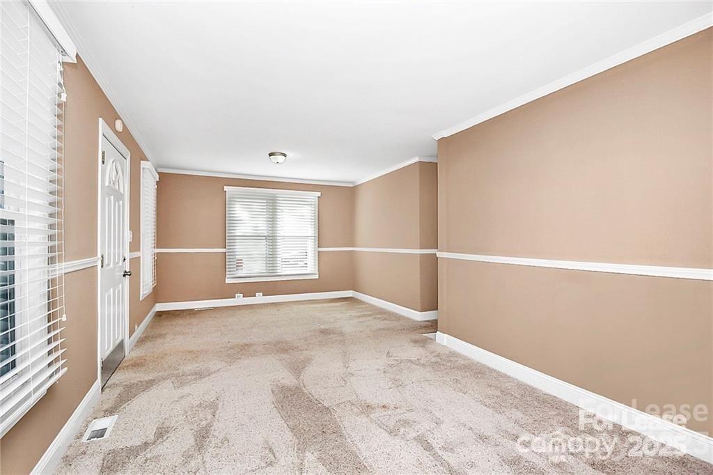 105 Oak Street Property Photo 10