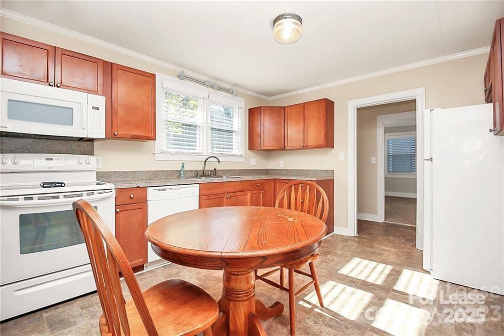 105 Oak Street Property Photo 11